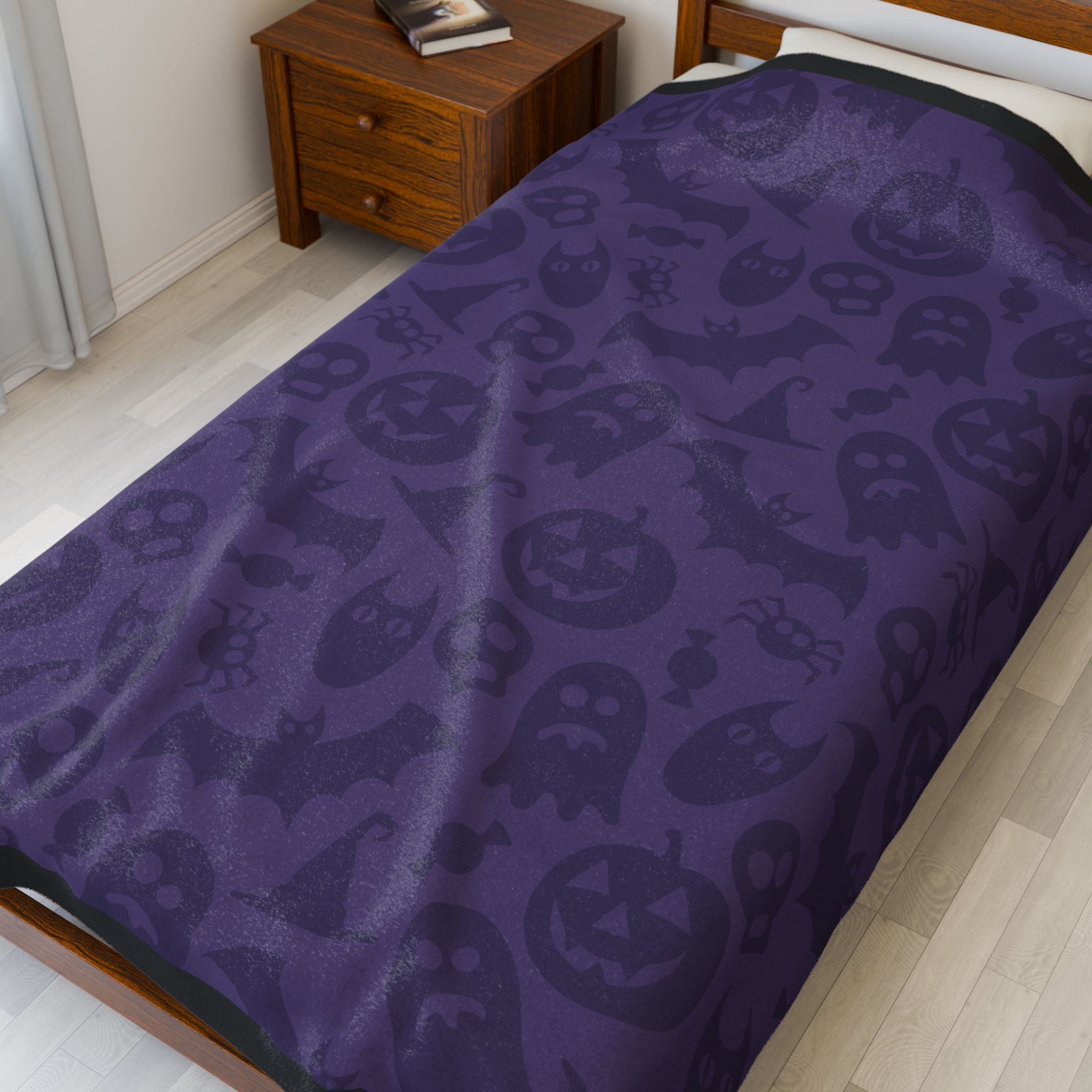 Halloween Pattern Velveteen Plush Blanket — Purple Boo & Jack-o'-Lantern Cozy Throw